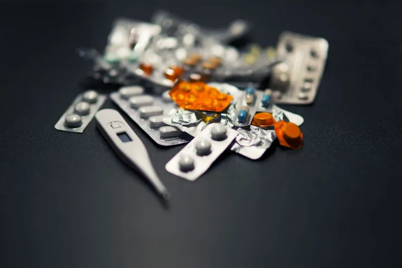 Inteligência Artificial no Controle de Medicamentos: Inovação, Segurança e os Desafios para o Paciente Brasileiro